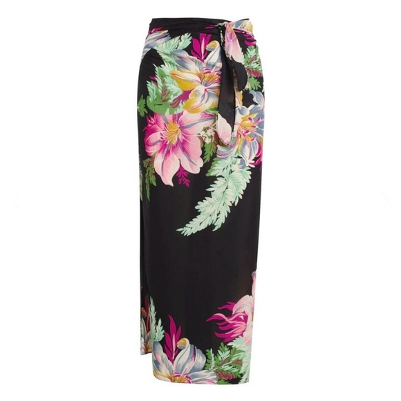 Walter Baker Paradise Sarong Grand Magnolia - Picture 3 of 9